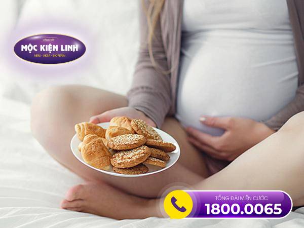 Chế độ ăn thiếu dinh dưỡng gây đau khớp gối khi mang thai